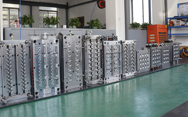 High precision cap mould